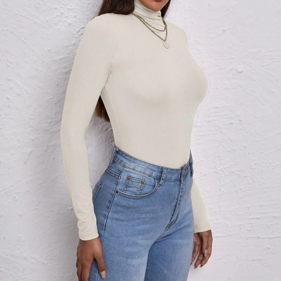 Boho casual high neck fitted top - Picture 2 of 15